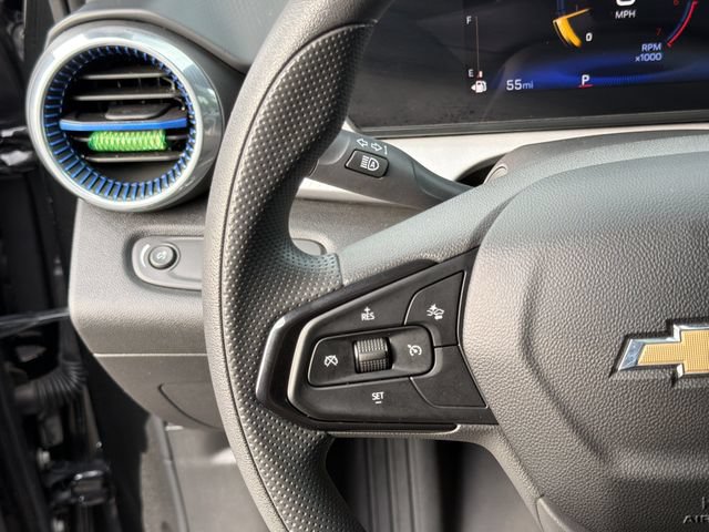 Used 2024 Chevrolet Trax LT FWD image 24