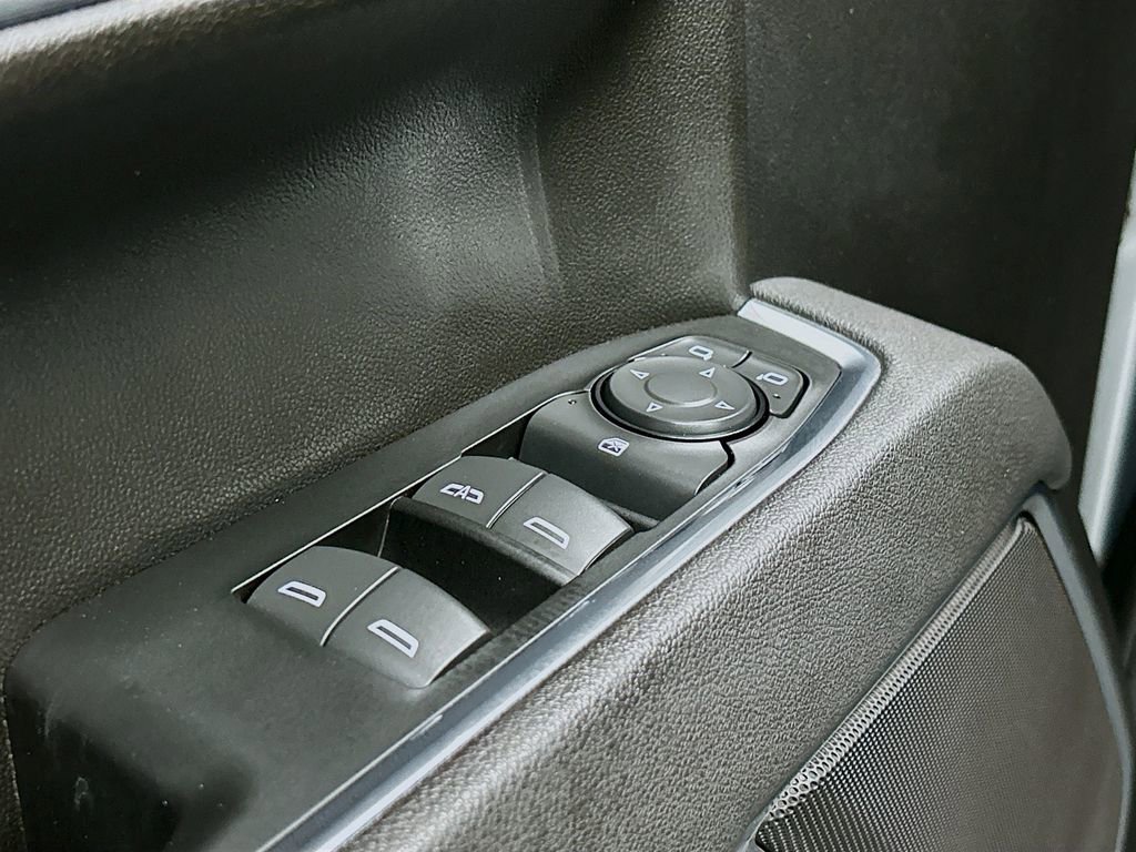 Used 2025 GMC Sierra 1500 SLE image 18