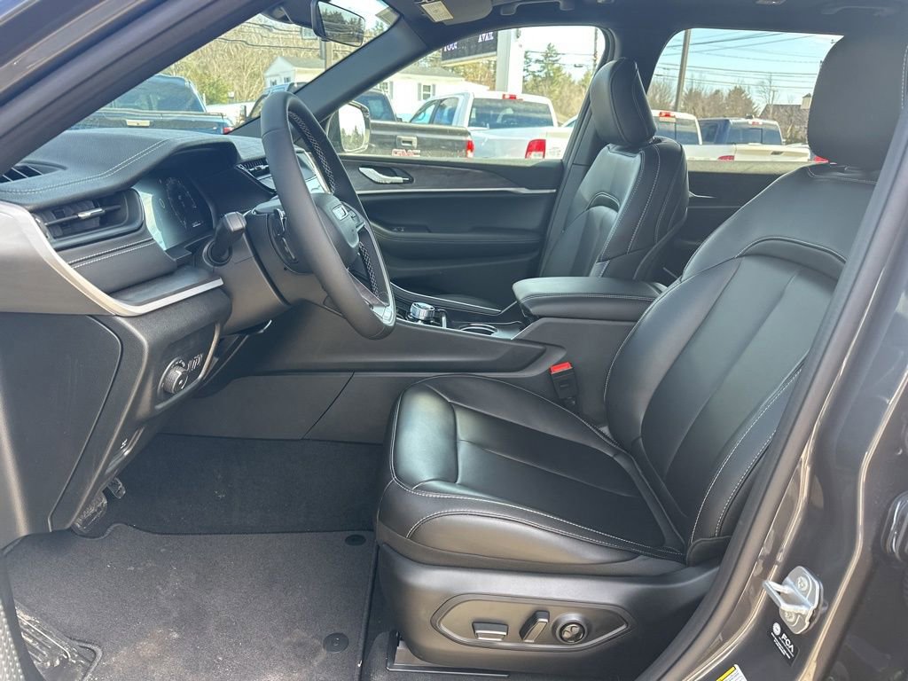 New 2026 Jeep Grand Cherokee L Limited image 10