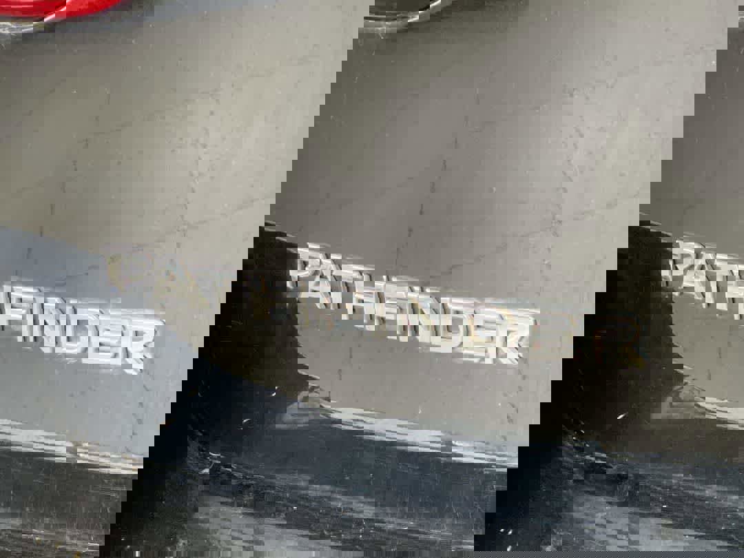 Used 2017 Nissan Pathfinder SV image 11