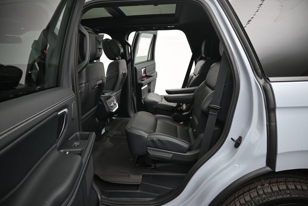 New 2027 Ford Expedition Platinum w/ Stealth Appearance Package AWD/4WD image 20