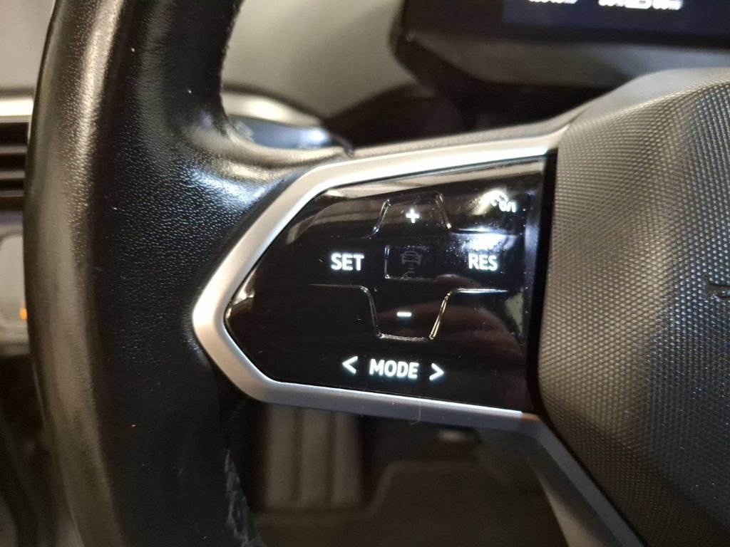 Used 2021 Volkswagen ID.4 Pro RWD image 19