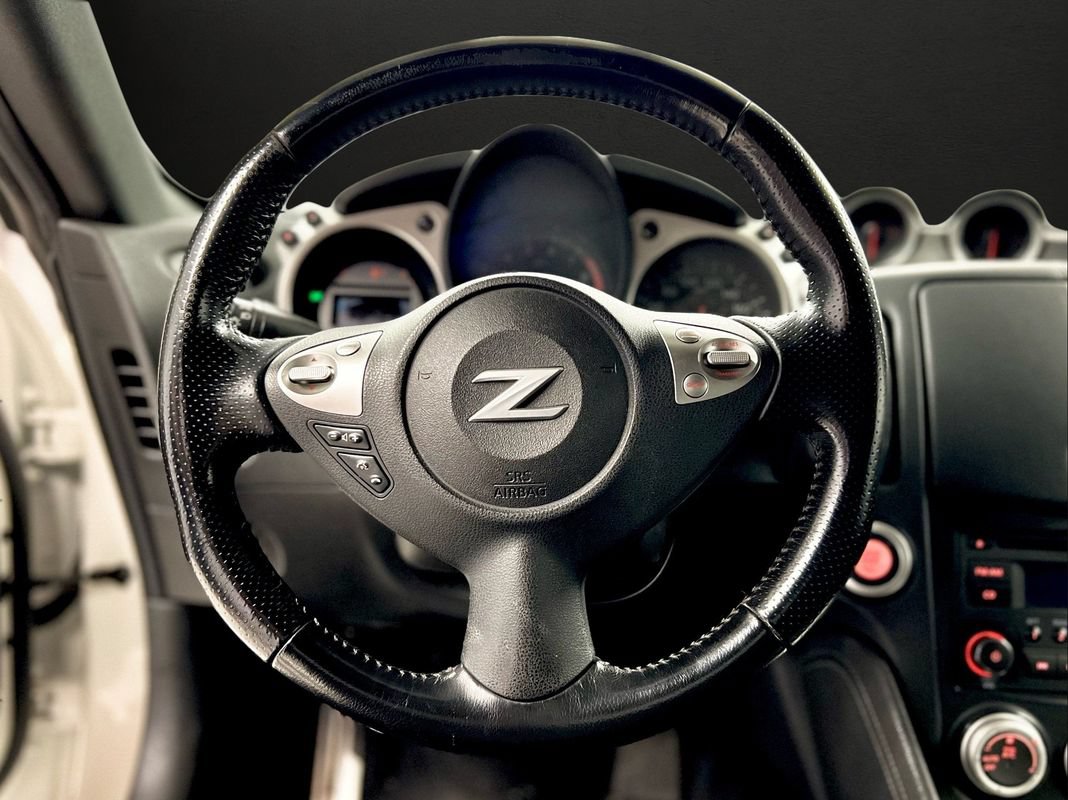 Used 2020 Nissan 370Z Coupe RWD image 12