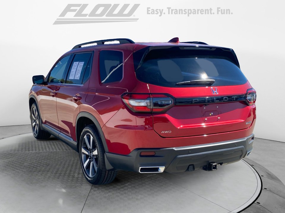Certified 2025 Honda Pilot Touring image 6