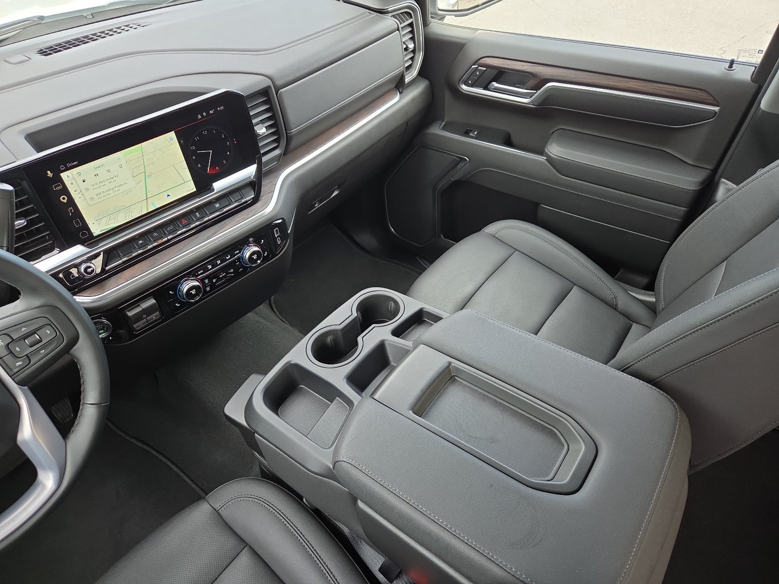 Used 2026 GMC Sierra 1500 SLT AWD/4WD image 12