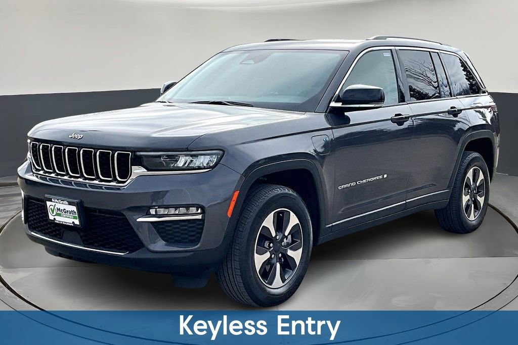 Used 2023 Jeep Grand Cherokee 4WD 4xe image 3