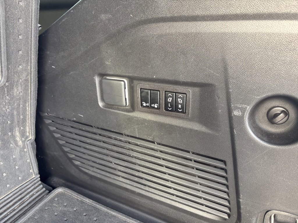 Used 2023 Chevrolet Tahoe Premier image 8