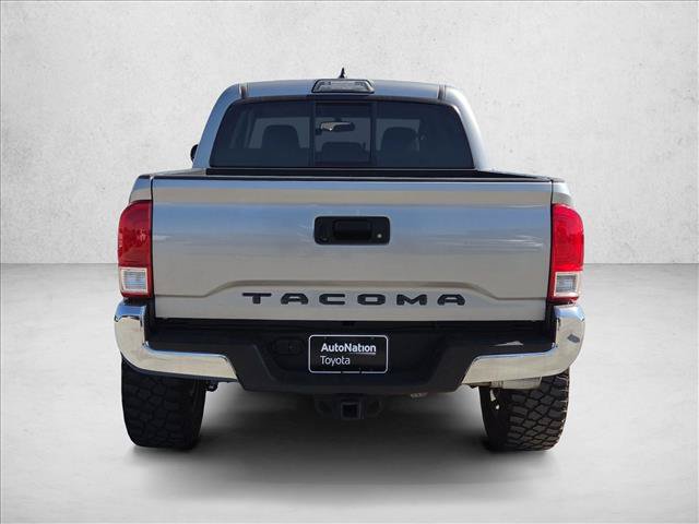 Used 2017 Toyota Tacoma SR5 w/ Tow Package AWD/4WD image 6