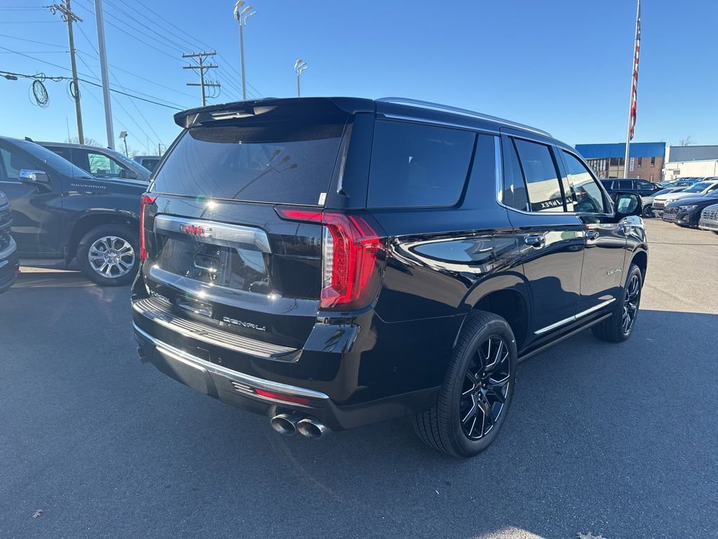 Used 2023 GMC Yukon Denali w/ Denali Reserve Package image 5