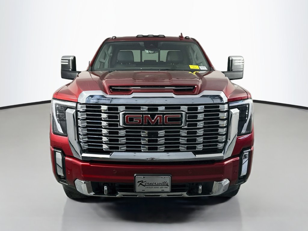 Used 2024 GMC Sierra 3500 Denali w/ Technology Package AWD/4WD image 2