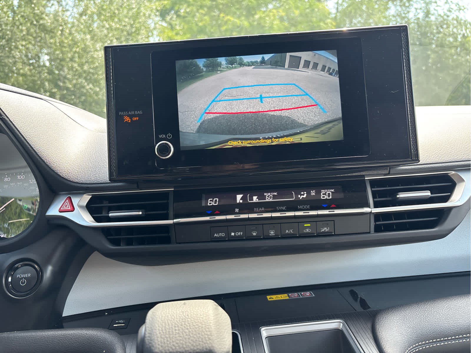 Used 2026 Toyota Sienna LE FWD image 10