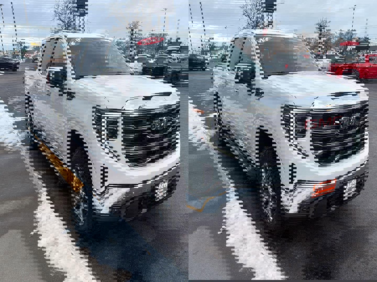 Used 2022 GMC Sierra 1500 SLT w/ X31 Off-Road Package image 10