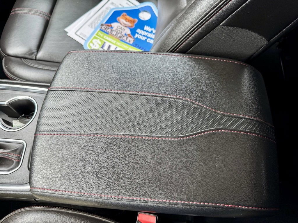 Used 2023 Chevrolet Traverse RS image 37