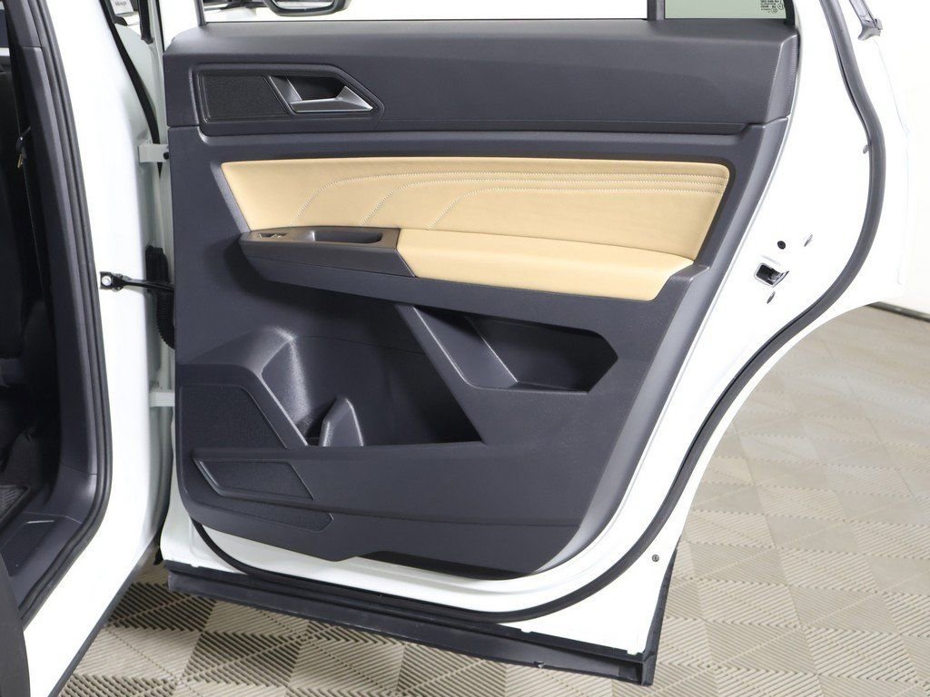 Used 2022 Volkswagen Atlas Cross Sport SE image 25