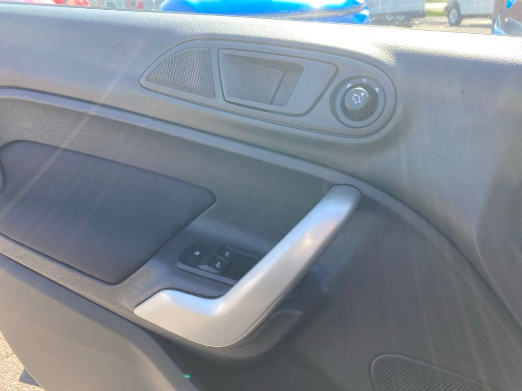 Used 2013 Ford Fiesta SE FWD image 15