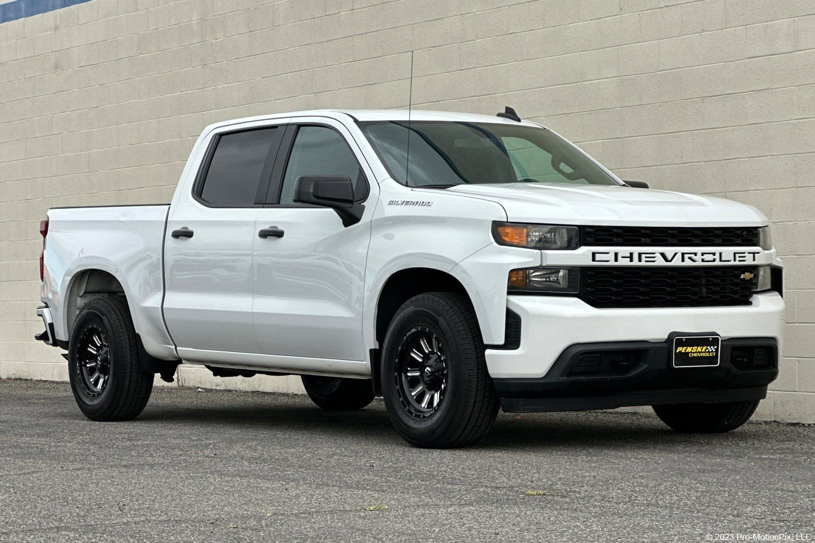 Used 2020 Chevrolet Silverado 1500 Custom w/ Custom Value Package image 1