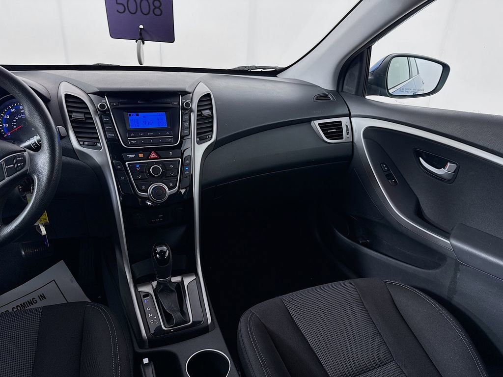 Used 2017 Hyundai Elantra GT image 25