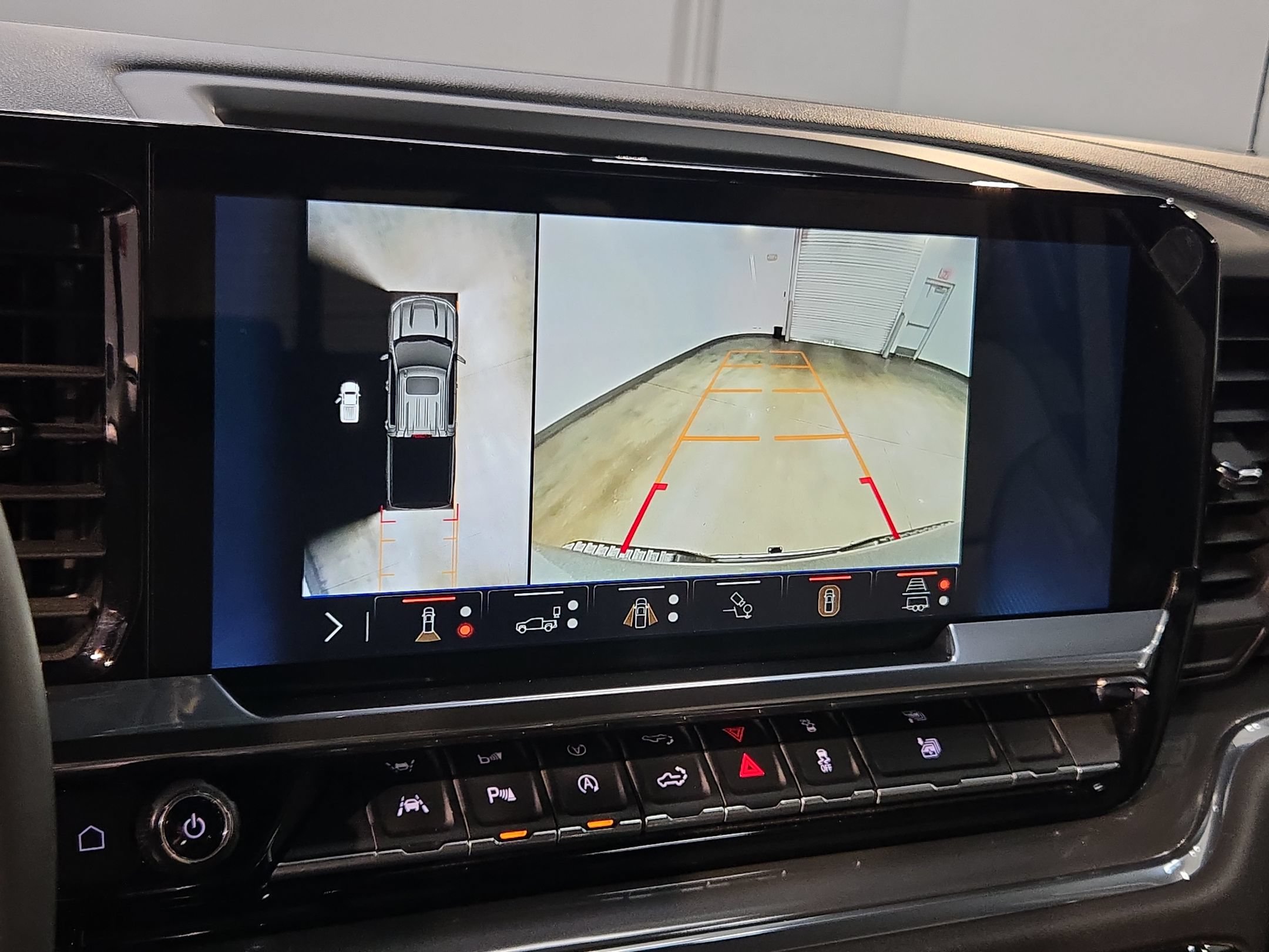 Used 2024 Chevrolet Silverado 1500 High Country w/ High Country Premium Package AWD/4WD image 31