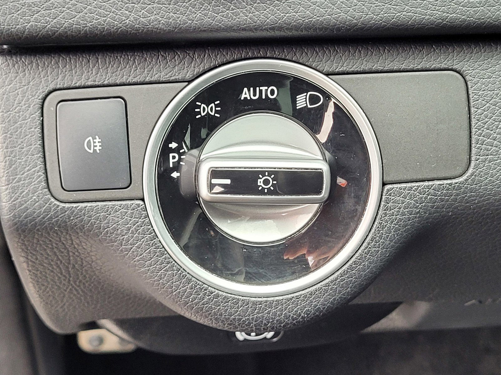 Used 2013 Mercedes-Benz C 250 Sedan image 8