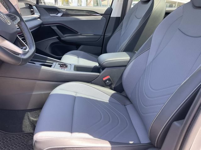 Certified 2026 Volkswagen Tiguan SE w/ Panoramic Sunroof Package FWD image 21
