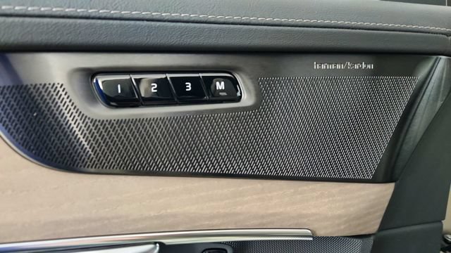 New 2026 Volvo XC90 T8 Plus w/ Protection Package Premier AWD/4WD image 11