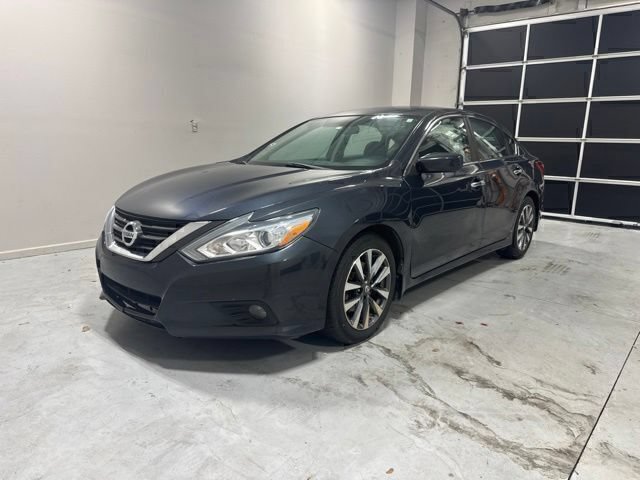 Used 2017 Nissan Altima 2.5 SV FWD image 2