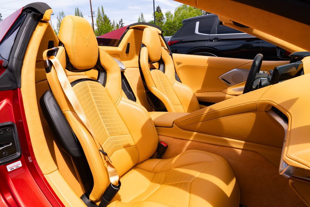 Used 2021 Chevrolet Corvette Stingray Premium Conv w/ 3LT RWD image 18