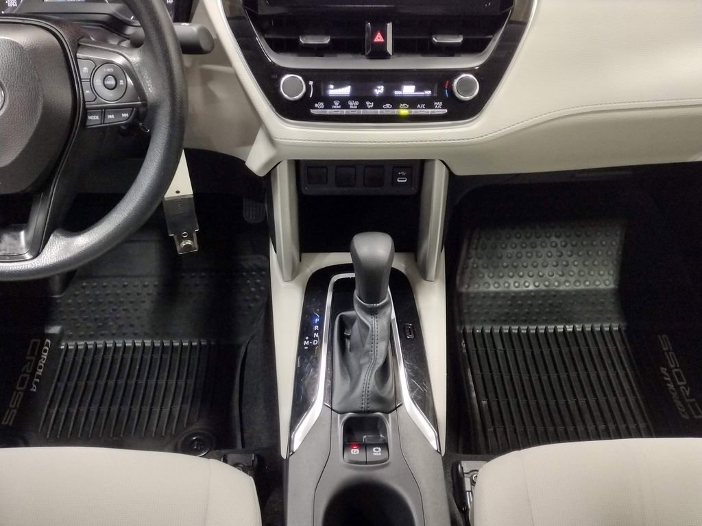 Used 2024 Toyota Corolla Cross L image 31