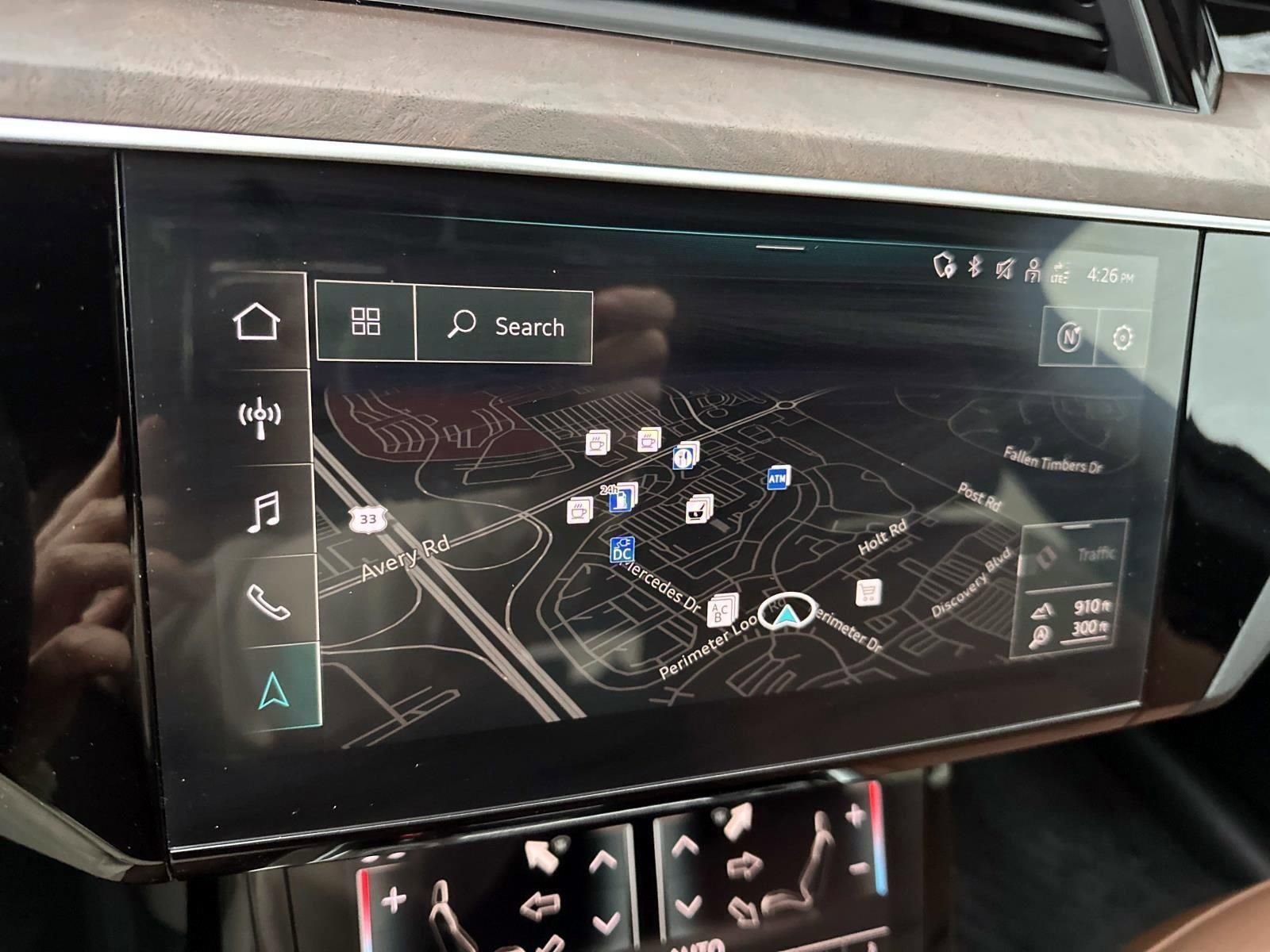 Used 2022 Audi e-tron Premium Plus image 20