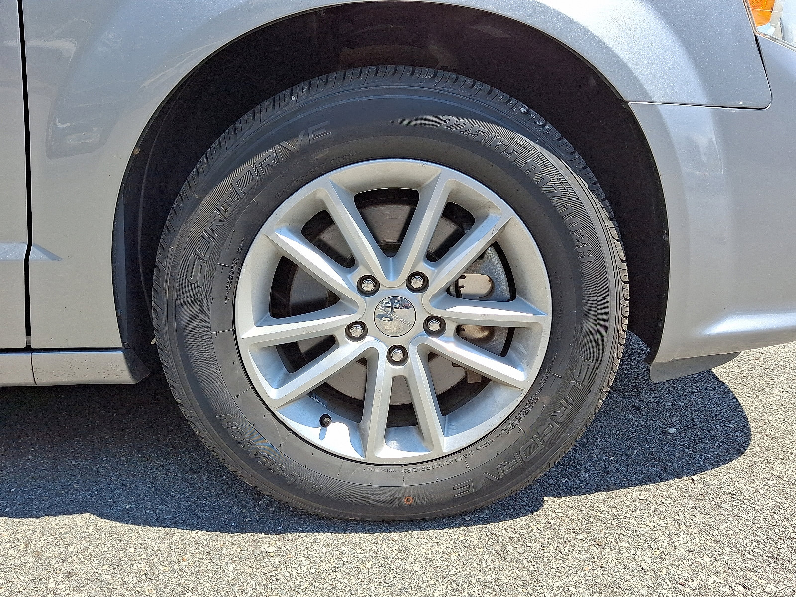 Used 2016 Dodge Grand Caravan SXT image 9