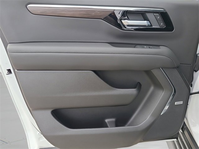 New 2026 Chevrolet Suburban LT image 19