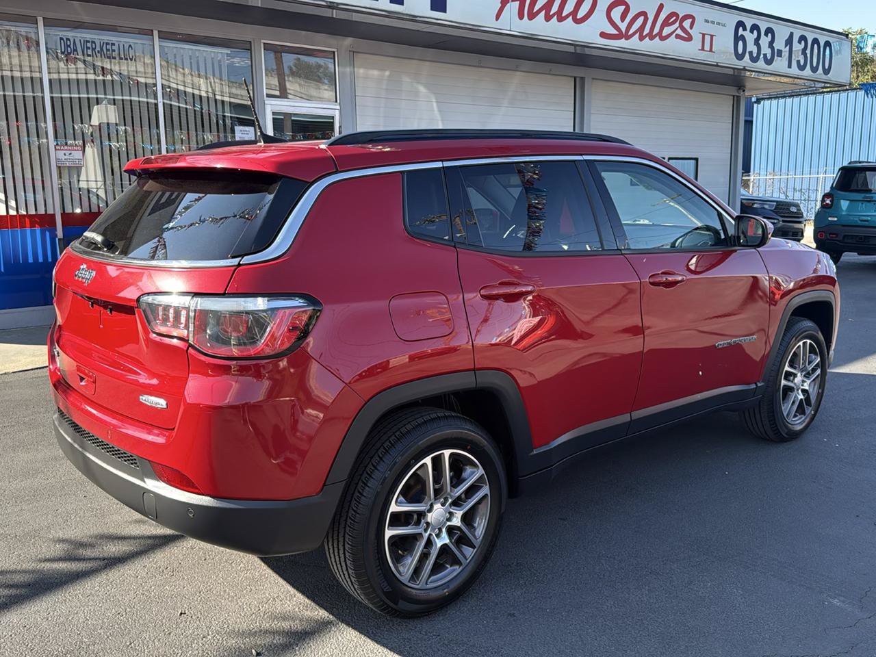 Used 2020 Jeep Compass Latitude AWD/4WD image 3
