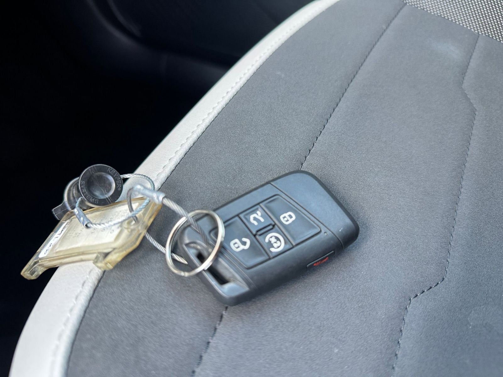 Used 2025 Volkswagen Taos SE image 25