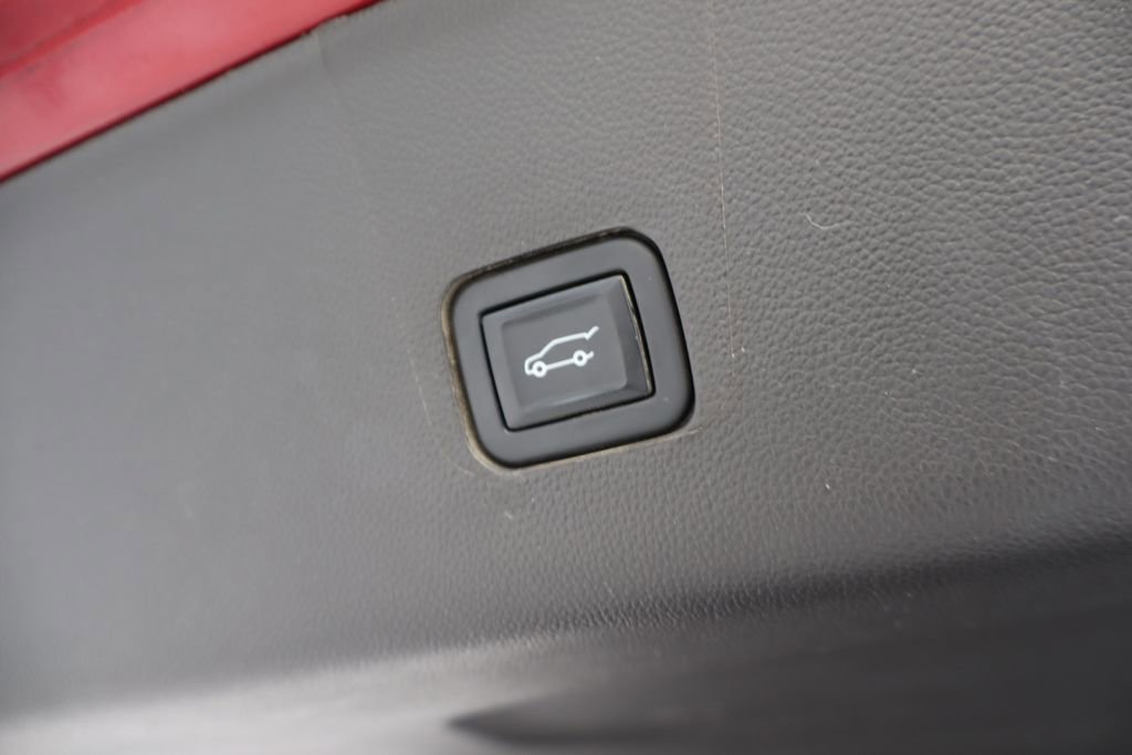 Used 2023 Chevrolet Traverse LT w/ LT Premium Package image 43