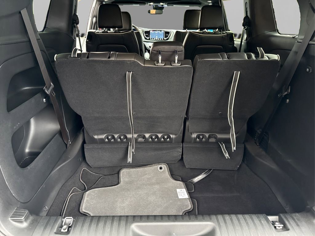 Used 2024 Chrysler Pacifica Limited w/ S Appearance Package image 11