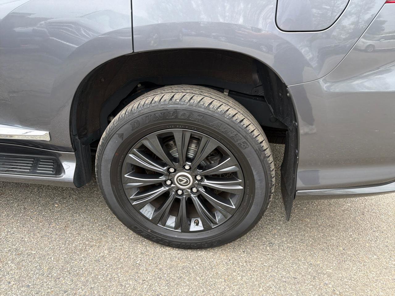 Used 2022 Lexus GX 460 Premium w/ Accessory Package AWD/4WD image 12