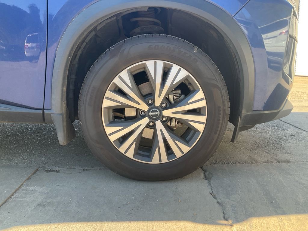 Used 2022 Nissan Rogue SV w/ SV Premium Package image 10