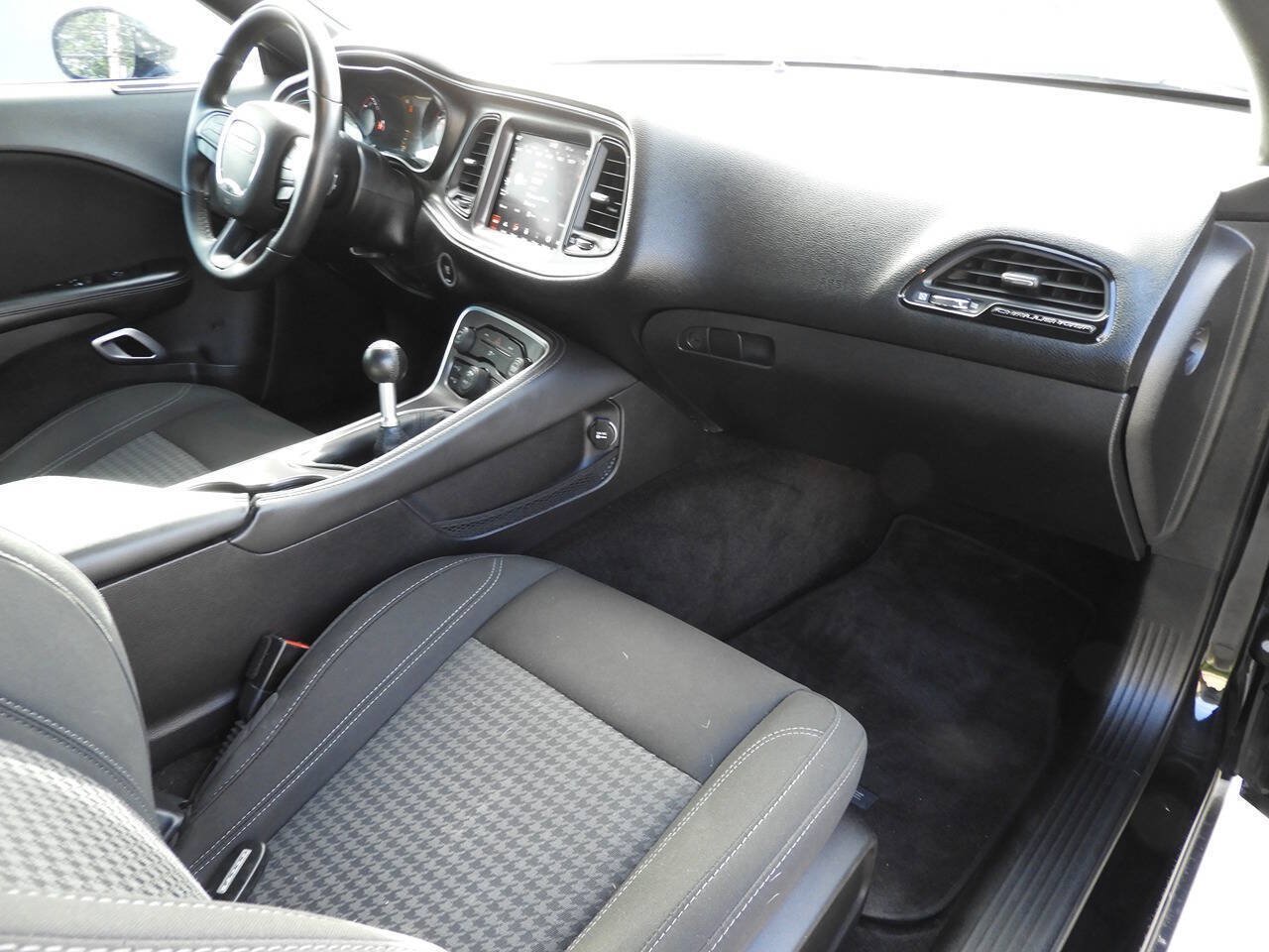 Used 2016 Dodge Challenger R/T w/ Blacktop Package RWD image 21
