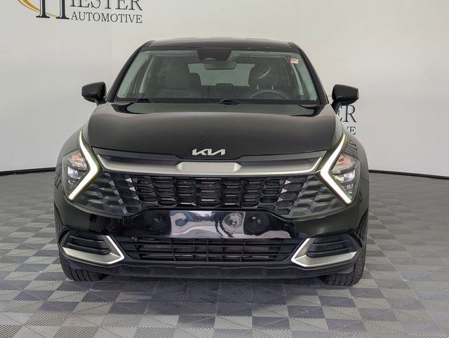 Used 2023 Kia Sportage LX image 3