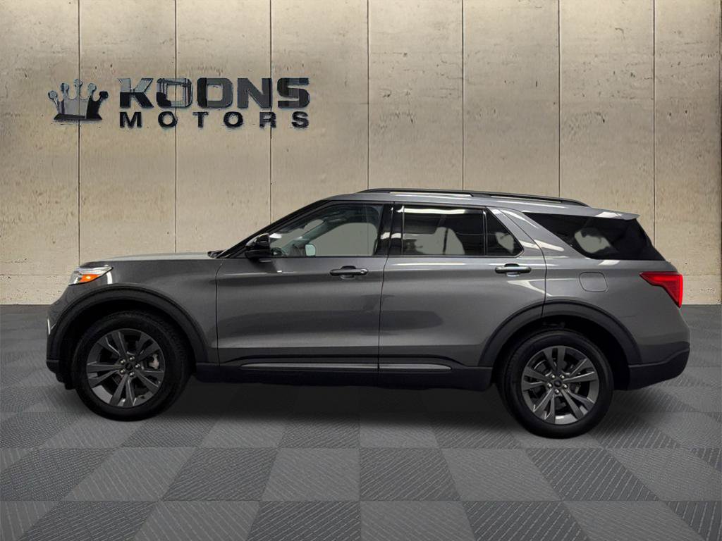 Used 2023 Ford Explorer XLT w/ Equipment Group 202A AWD/4WD image 4