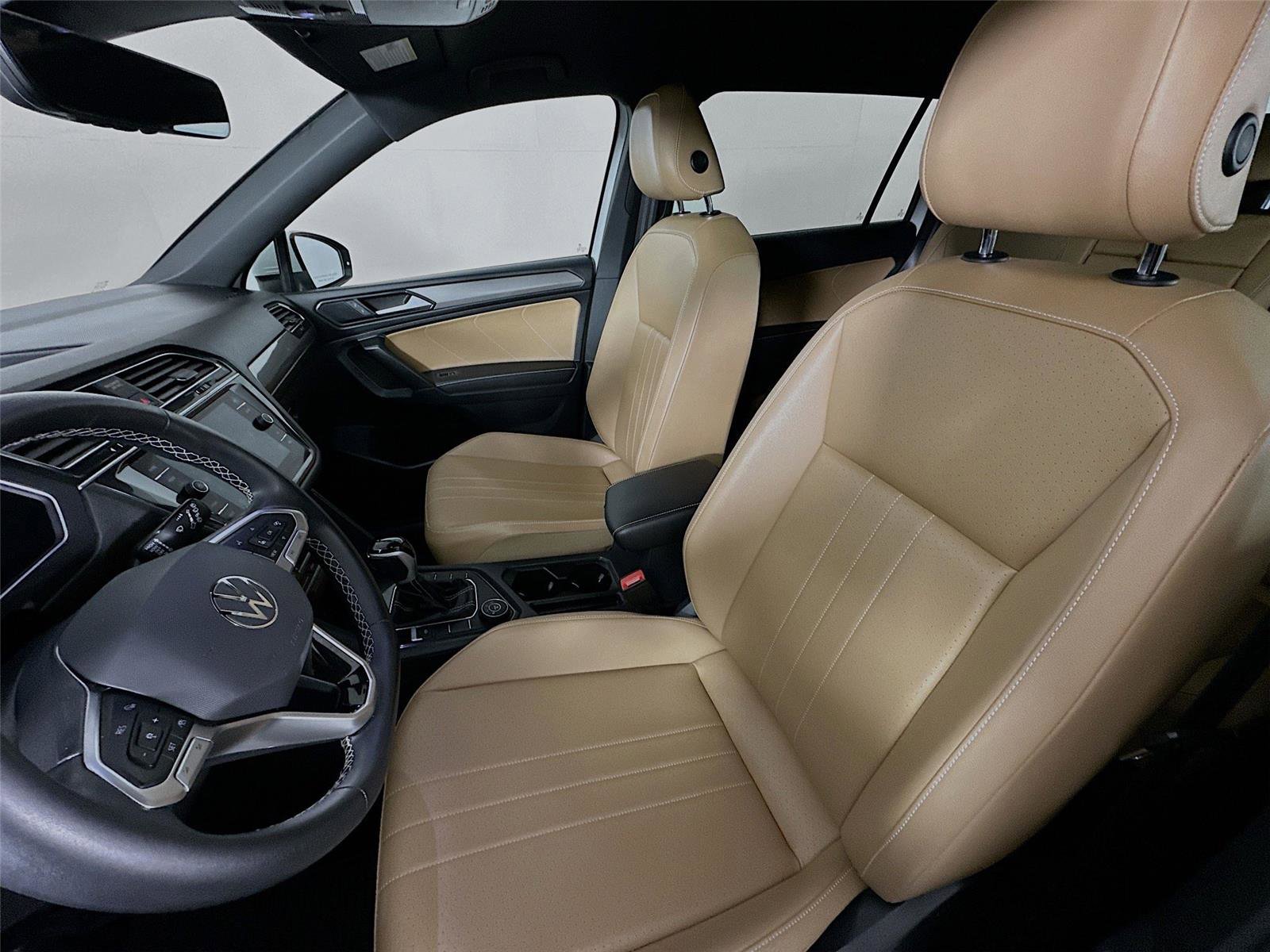 Used 2022 Volkswagen Tiguan SE image 11