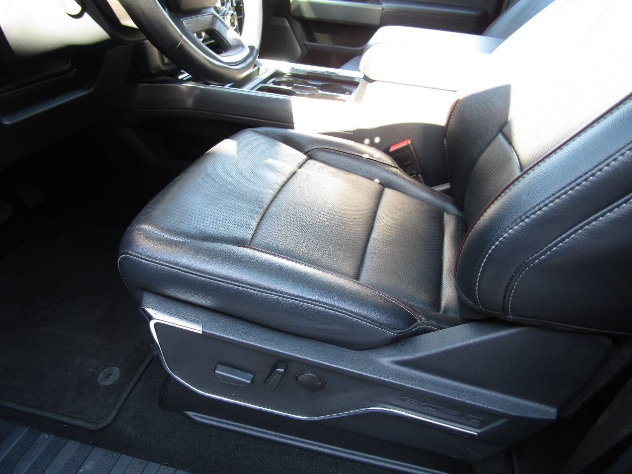 Used 2024 Ford F250 Lariat w/ Lariat Ultimate Package image 8