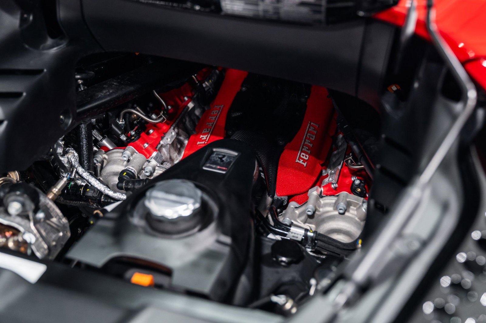 Used 2024 Ferrari SF90 Spider image 46
