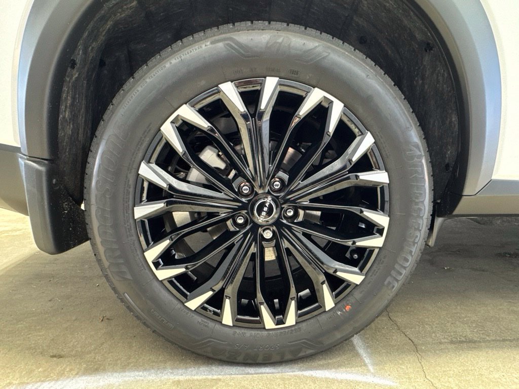 New 2026 Nissan Rogue Dark Armor AWD/4WD image 33