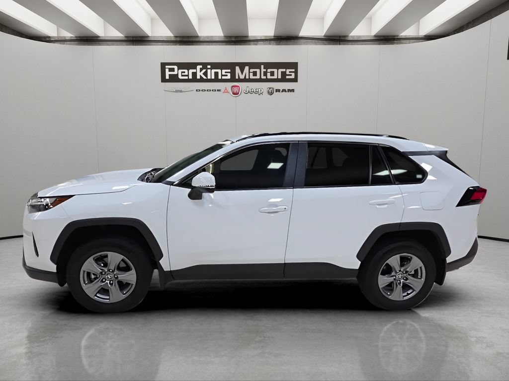 Used 2025 Toyota RAV4 XLE w/ Convenience Package AWD/4WD image 2