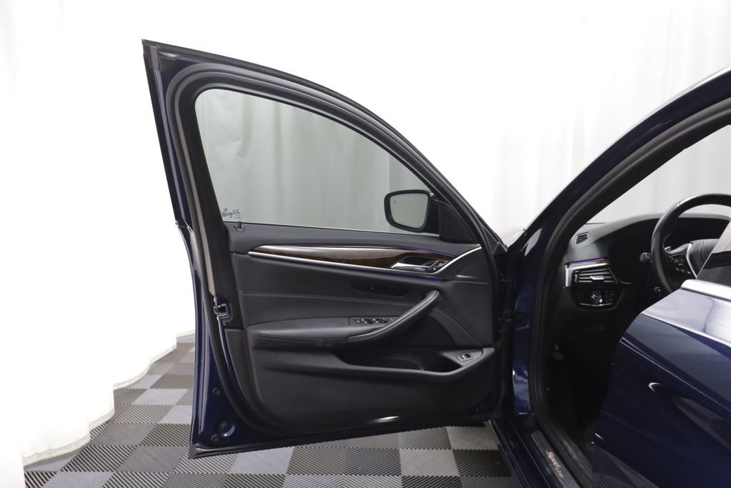 Used 2020 BMW 540i xDrive AWD/4WD image 4