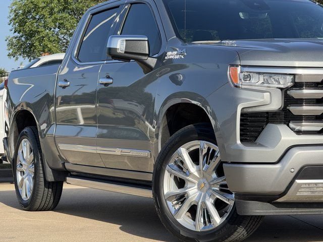 Used 2025 Chevrolet Silverado 1500 High Country AWD/4WD image 3