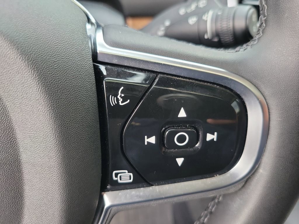 Used 2024 Volvo XC90 B5 Plus w/ Protection Package Premier image 24