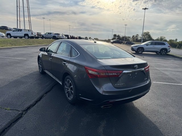 Used 2018 Toyota Avalon XLE image 5