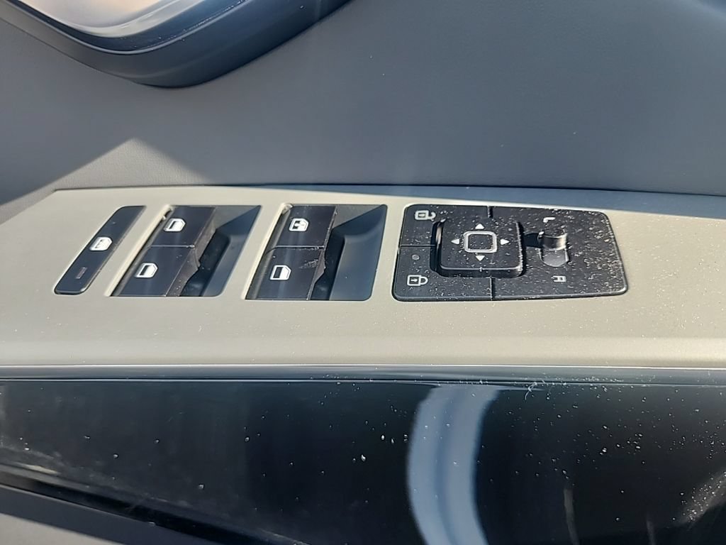 Certified 2023 Kia Niro EX FWD image 25